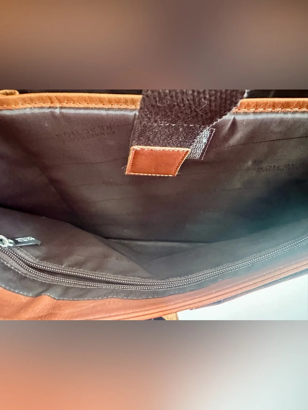 Kenneth Cole Reaction beautiful messenger